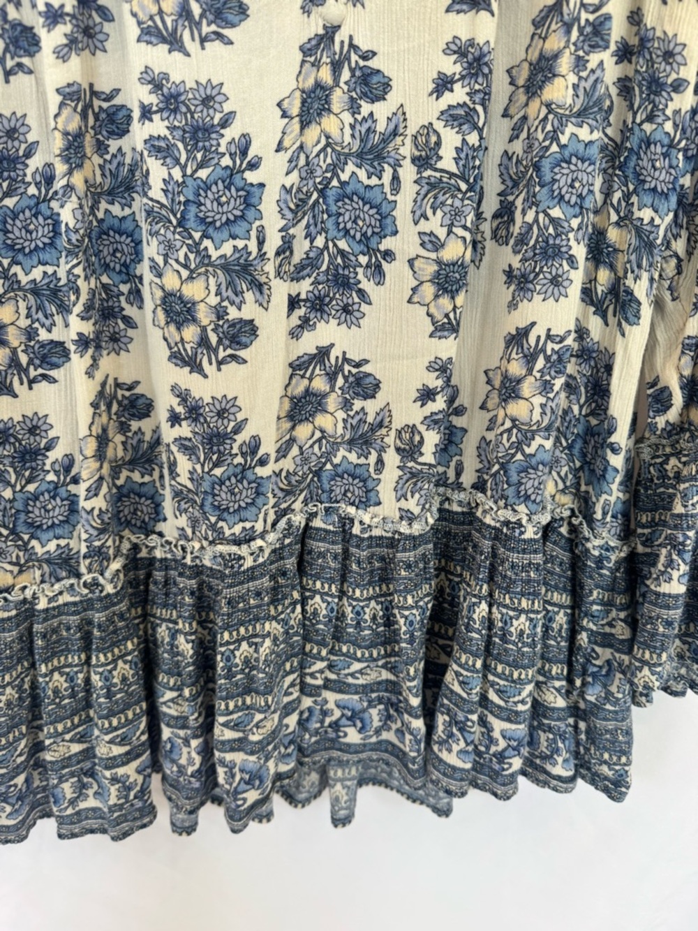 American Eagle Outfitters BOHO Blue and Cream Floral Peasant Tunic - Picture 5 of 6
